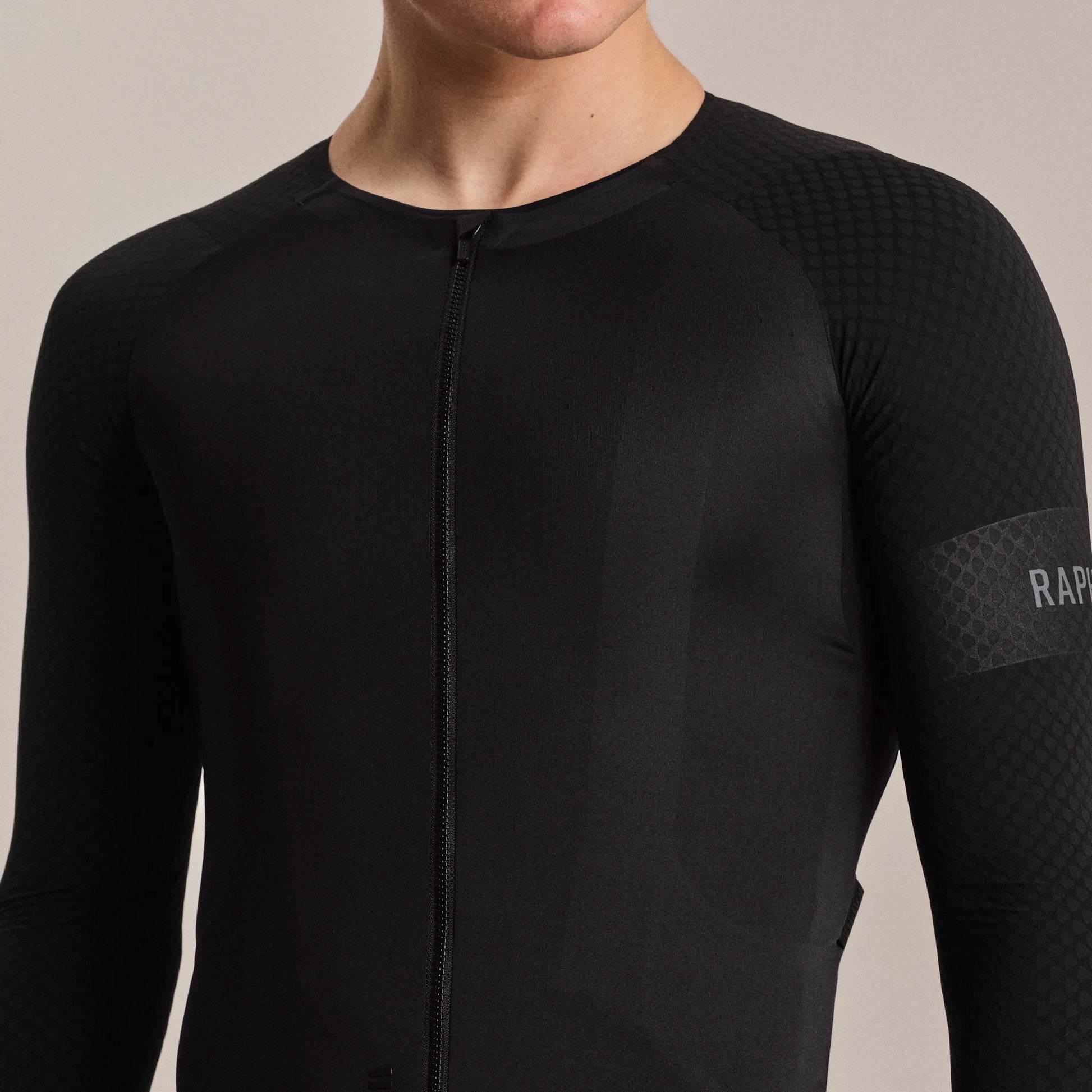RAPHA Men's Pro Team Long Sleeve Aero Jersey - Black/Black - Próxima Reposición de Existencias