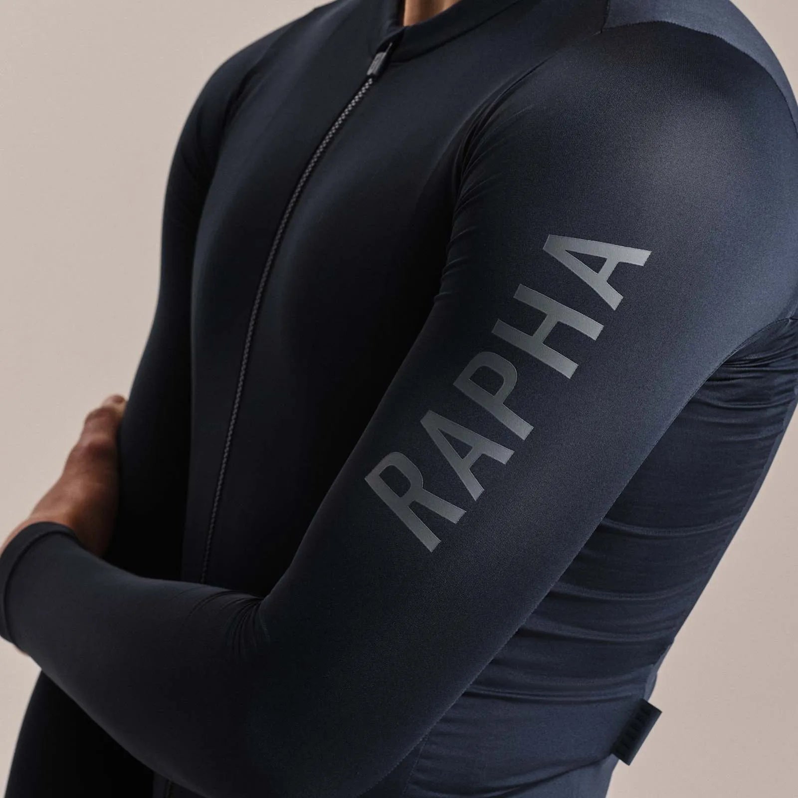 RAPHA Pro Team Long Sleeve Lightweight Jersey III - CAI Carbon/Dark Grey