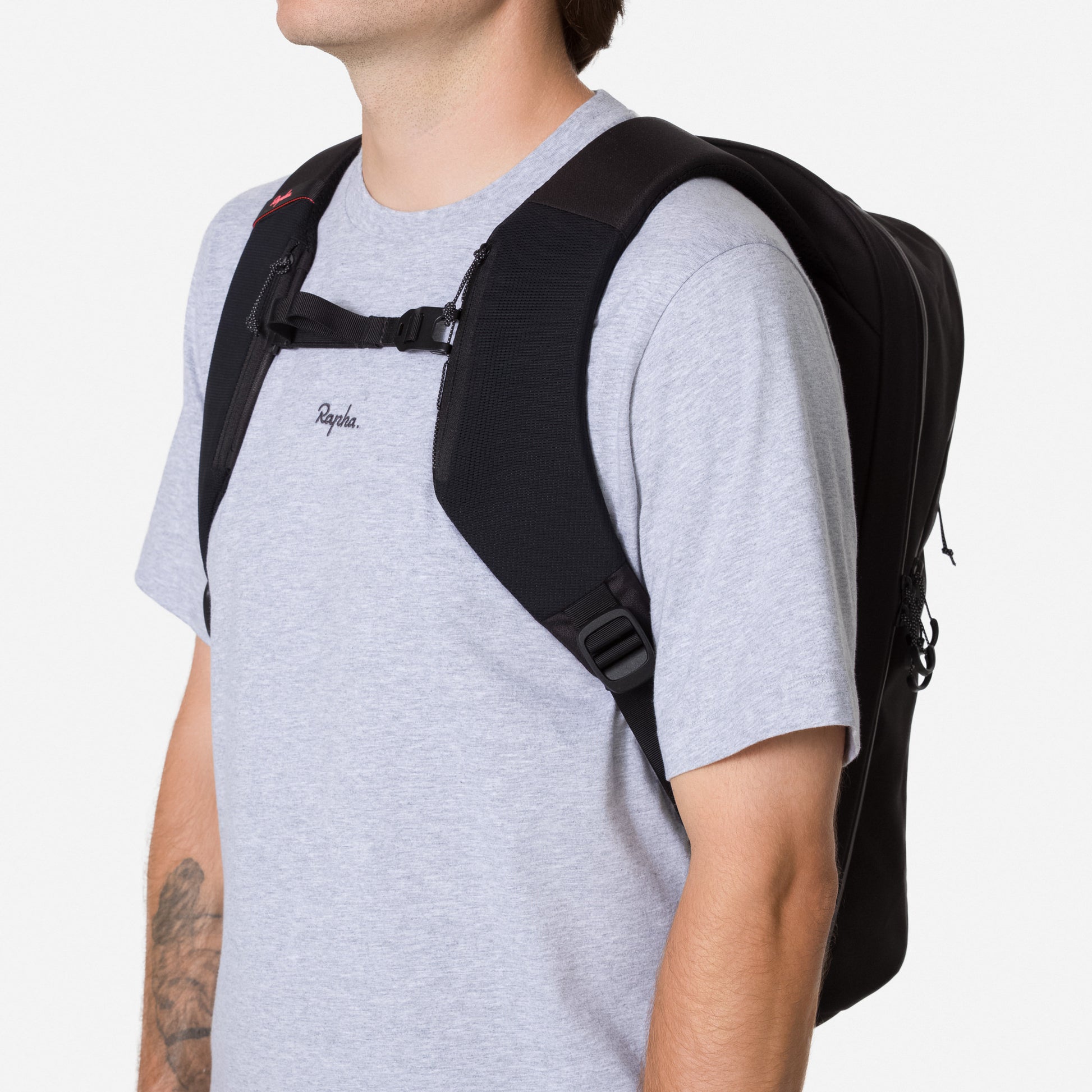 RAPHA SUPER DOMESTIQUE BACKPACK 26L- BLACK/CARBON GREY