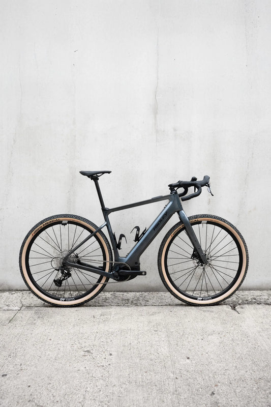 RIDLEY E-Kanzo Adventure Gravel EBike - Anthracite Grey/Black SBIEACRID002
