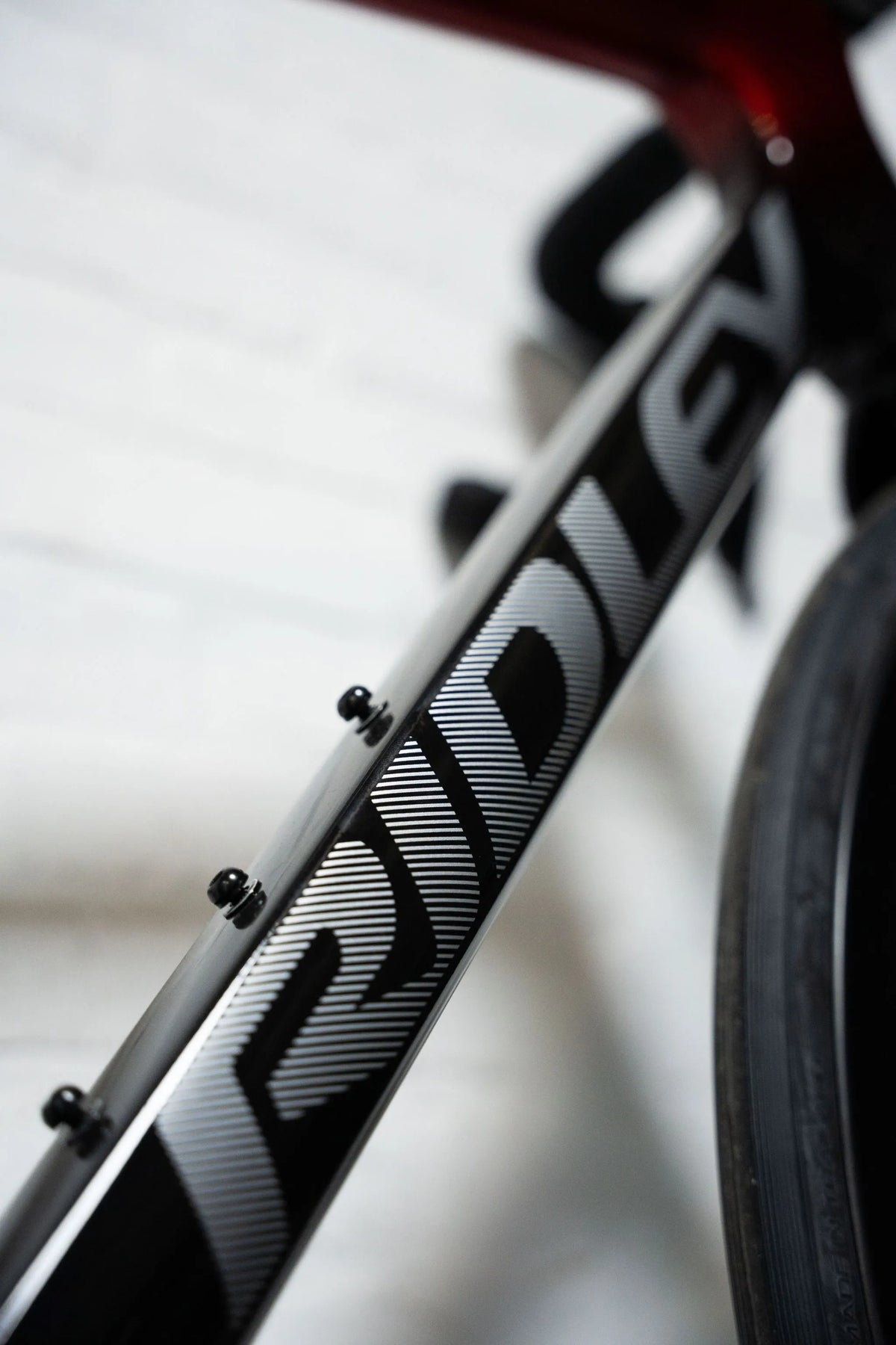 RIDLEY Falcn Road Bike - Black/White/Red SBIFALRID178
