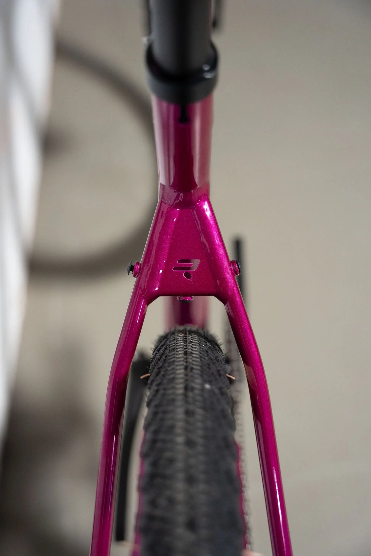 RIDLEY Kanzo Adventure Alu Gravel Bike - Jazzberry Jam/Black SBIKAVRID142
