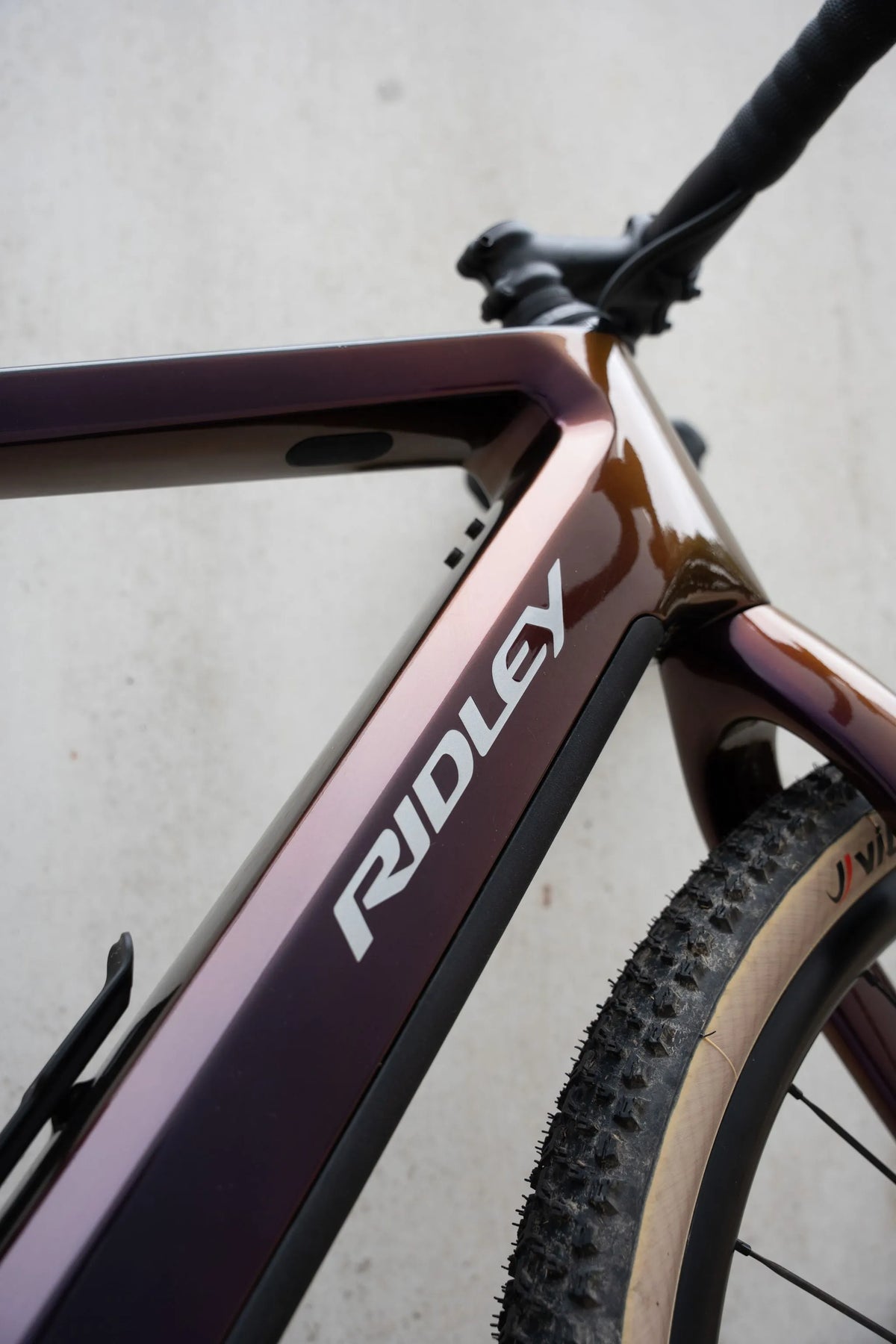 RIDLEY E-Kanzo Adventure Gravel EBike - Purple Chameleon/Black SBIEACRID014