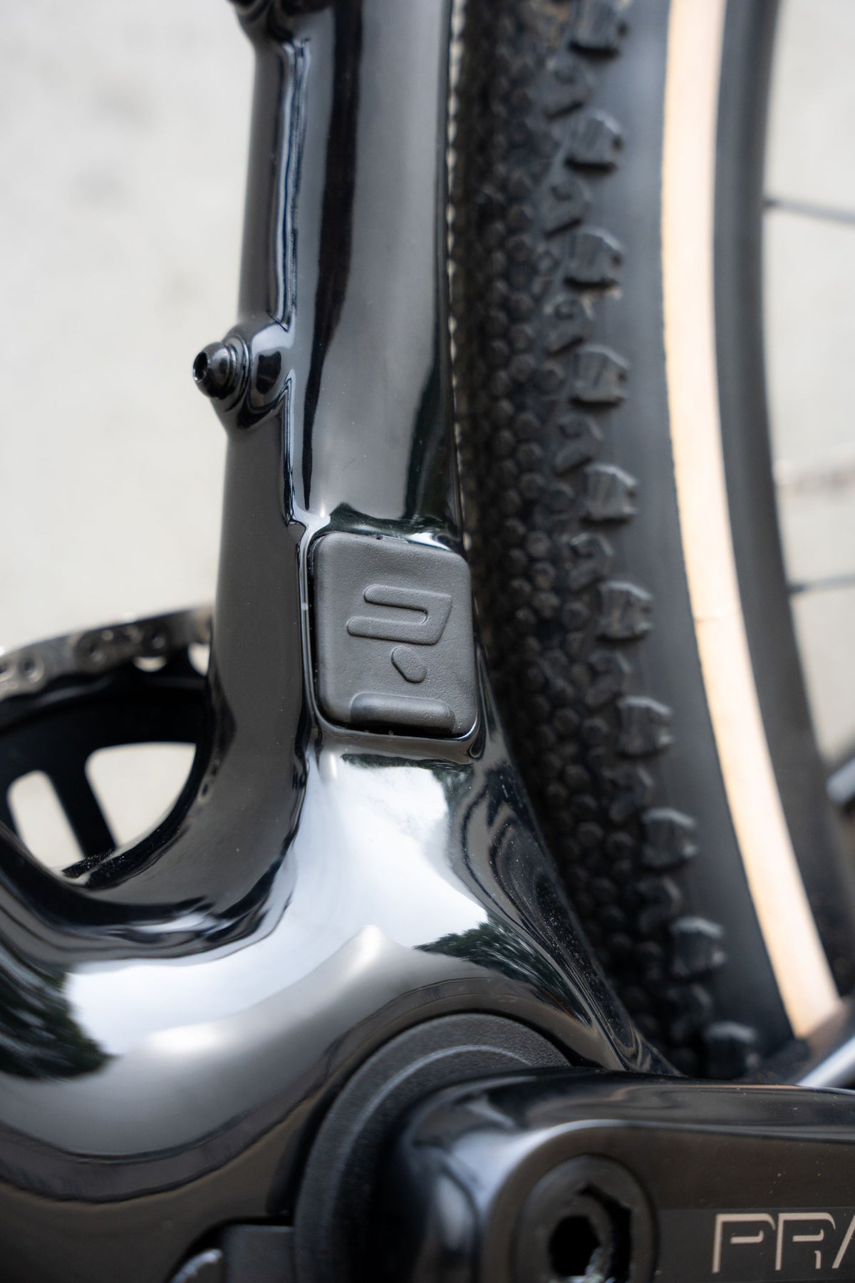 RIDLEY E-Astr Gravel EBike - UD Carbon/Dove Grey SBIEASRID038