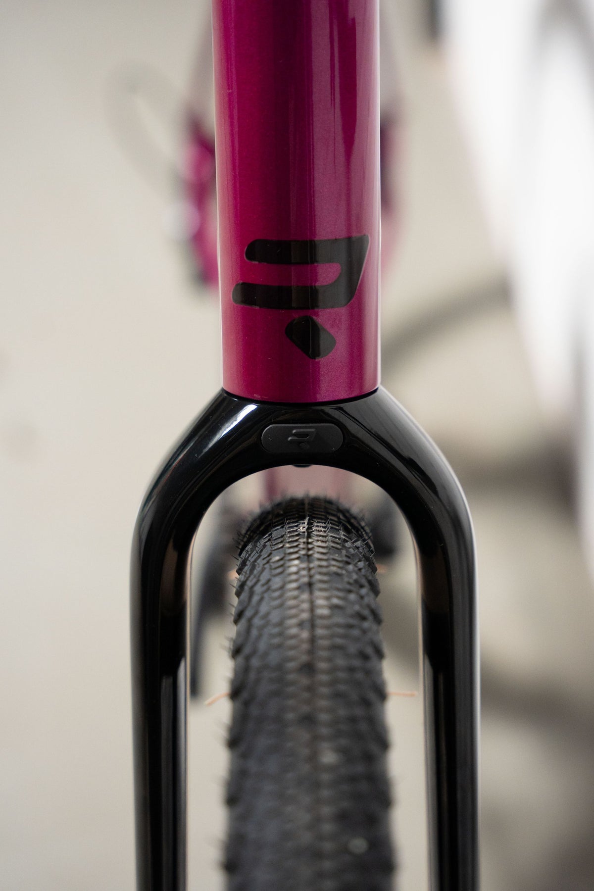 RIDLEY Kanzo Adventure Alu Gravel Bike - Jazzberry Jam/Black SBIKAVRID142