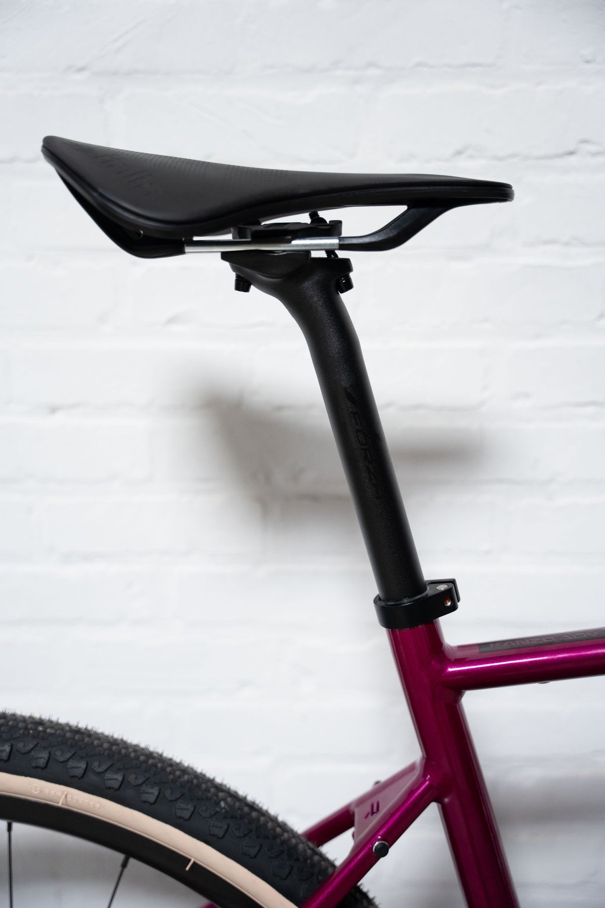 RIDLEY Kanzo Adventure Alu Gravel Bike - Jazzberry Jam/Black SBIKAVRID142