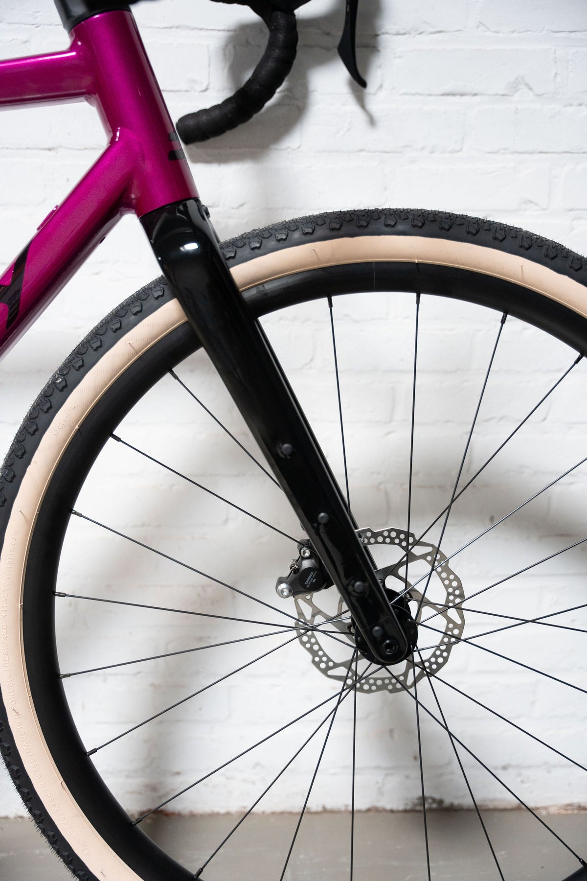RIDLEY Kanzo Adventure Alu Gravel Bike - Jazzberry Jam/Black SBIKAVRID142