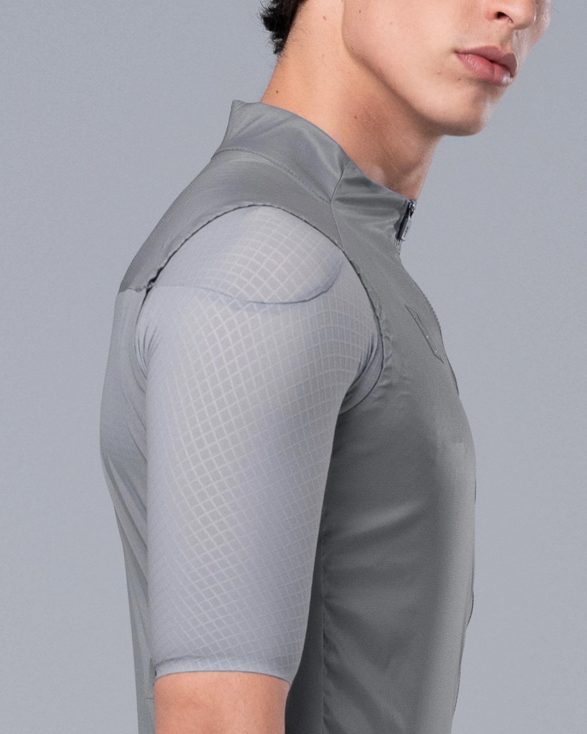 THE ONE OFF Helium Vest - Future Gray