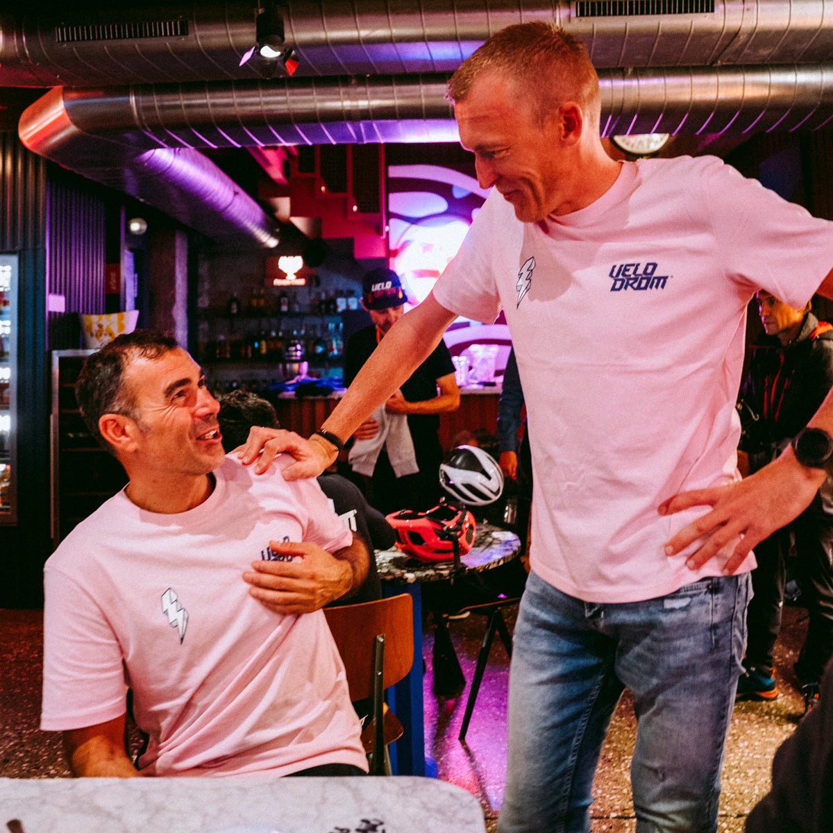 VELODROM Tshirt Barna Girona Gravel - Strawberry