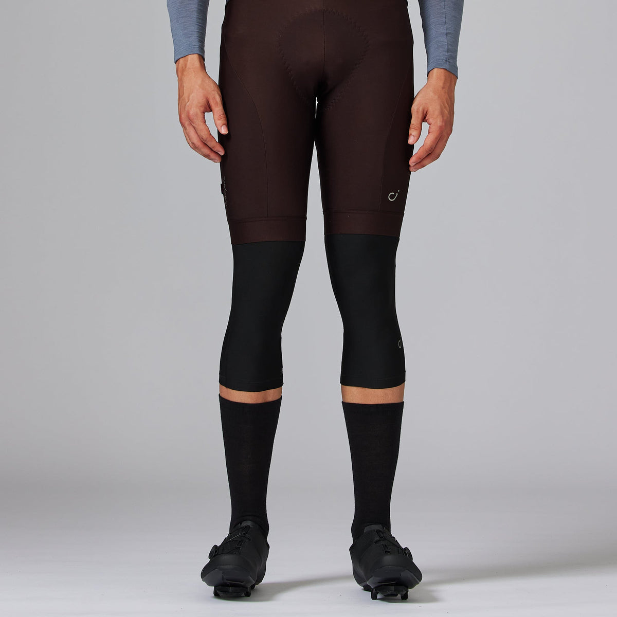VELOCIO One Knee Warmer - Black
