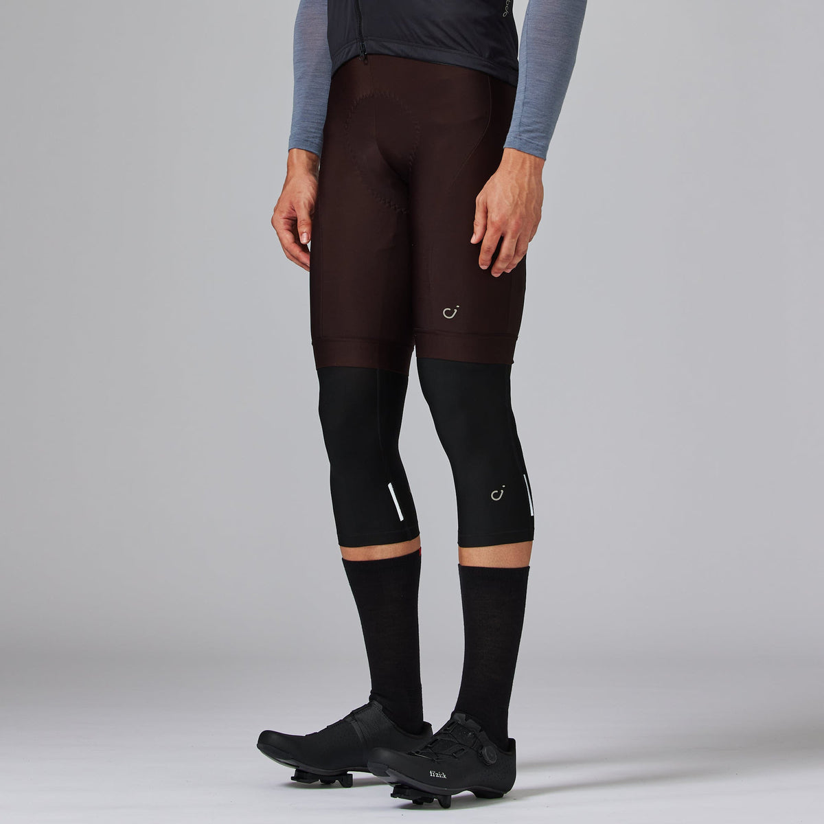 VELOCIO One Knee Warmer - Black