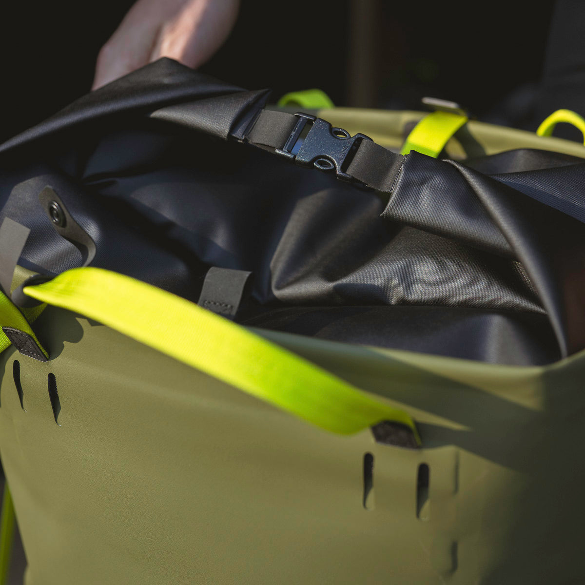 VELOCIO RUX Waterproof Tote Bag - Green
