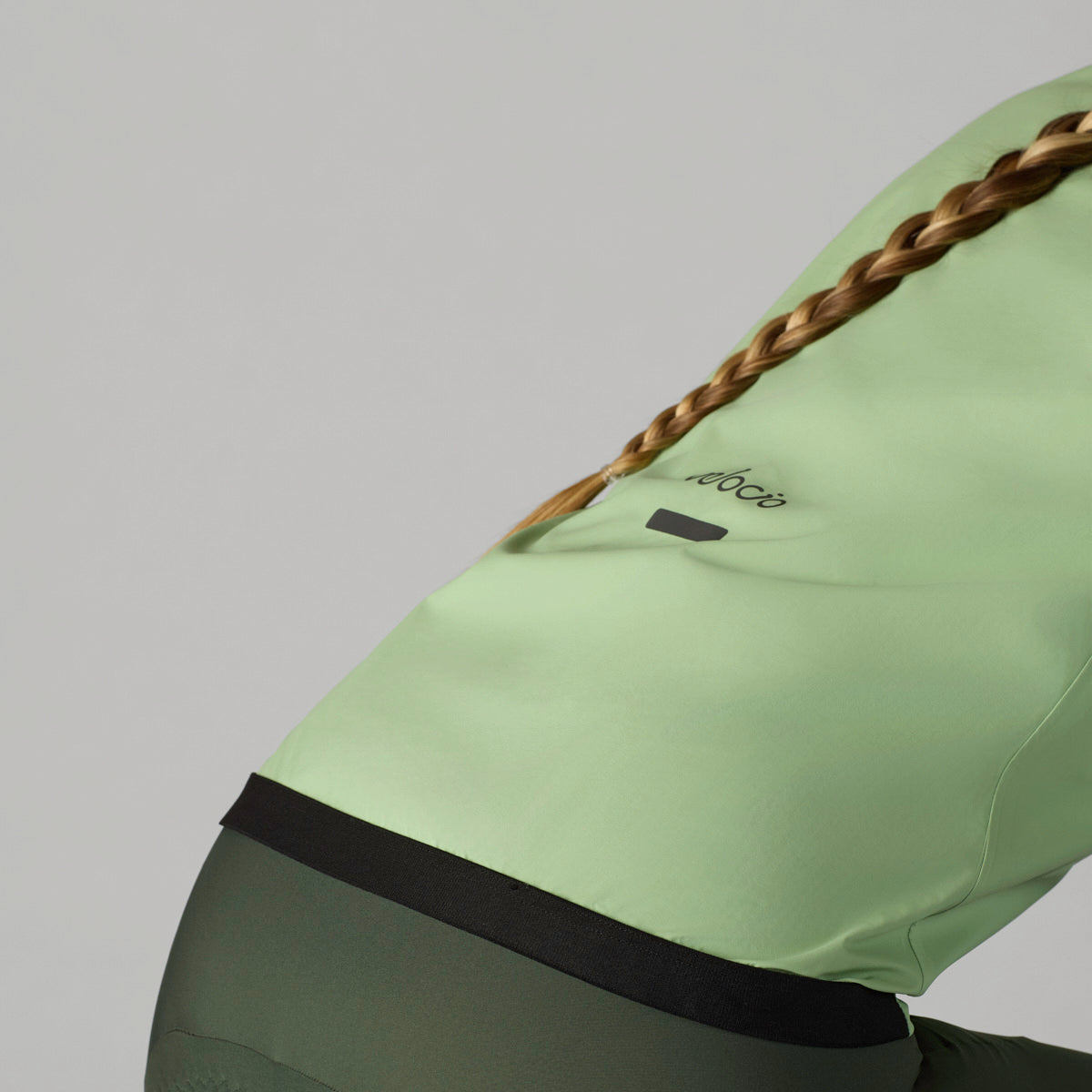 VELOCIO Women Luxe Ultralight Rain Jacket - Pistachio