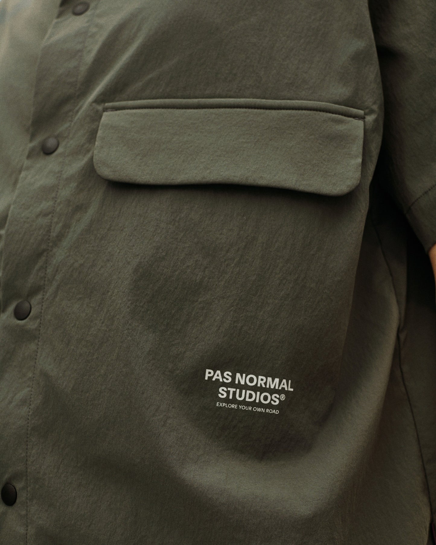 PAS NORMAL STUDIOS Off Race Light Tech Camiseta - Dark Grey