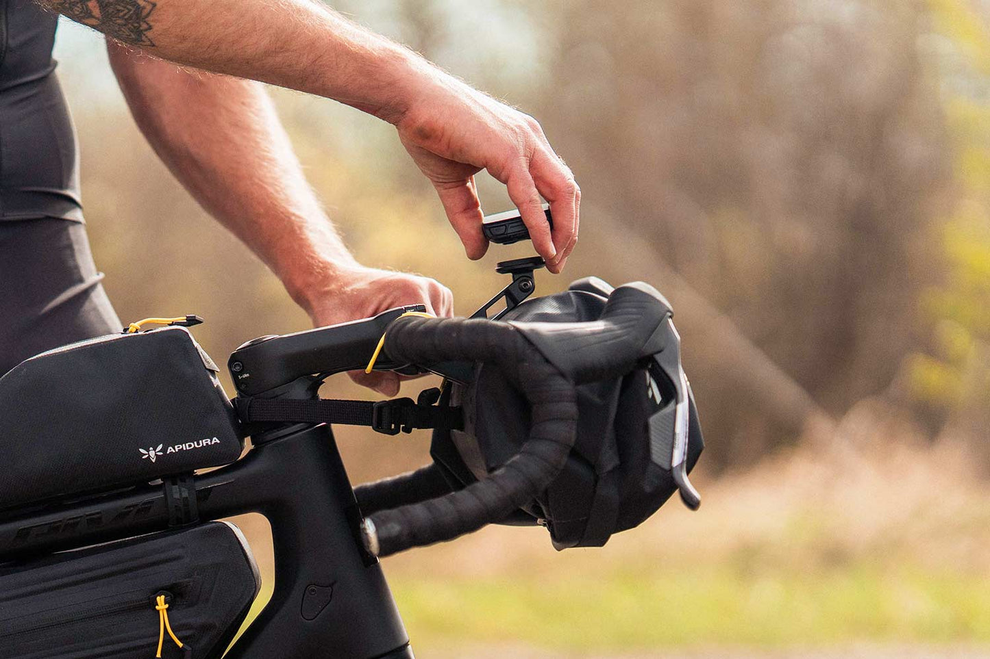 APIDURA Expedition Handlebar Pack - 9L