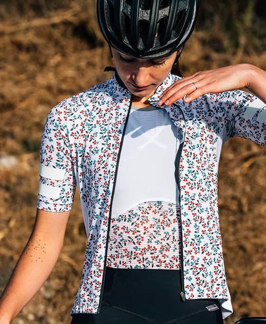 CAFE DU CYCLISTE Floriane Centifolia Women Jersey - Groseille-Women Jerseys-