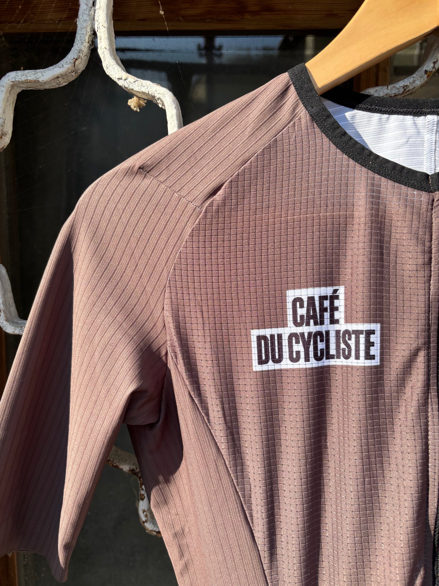Café du Cycliste Cerise Speedsuit Carob Black