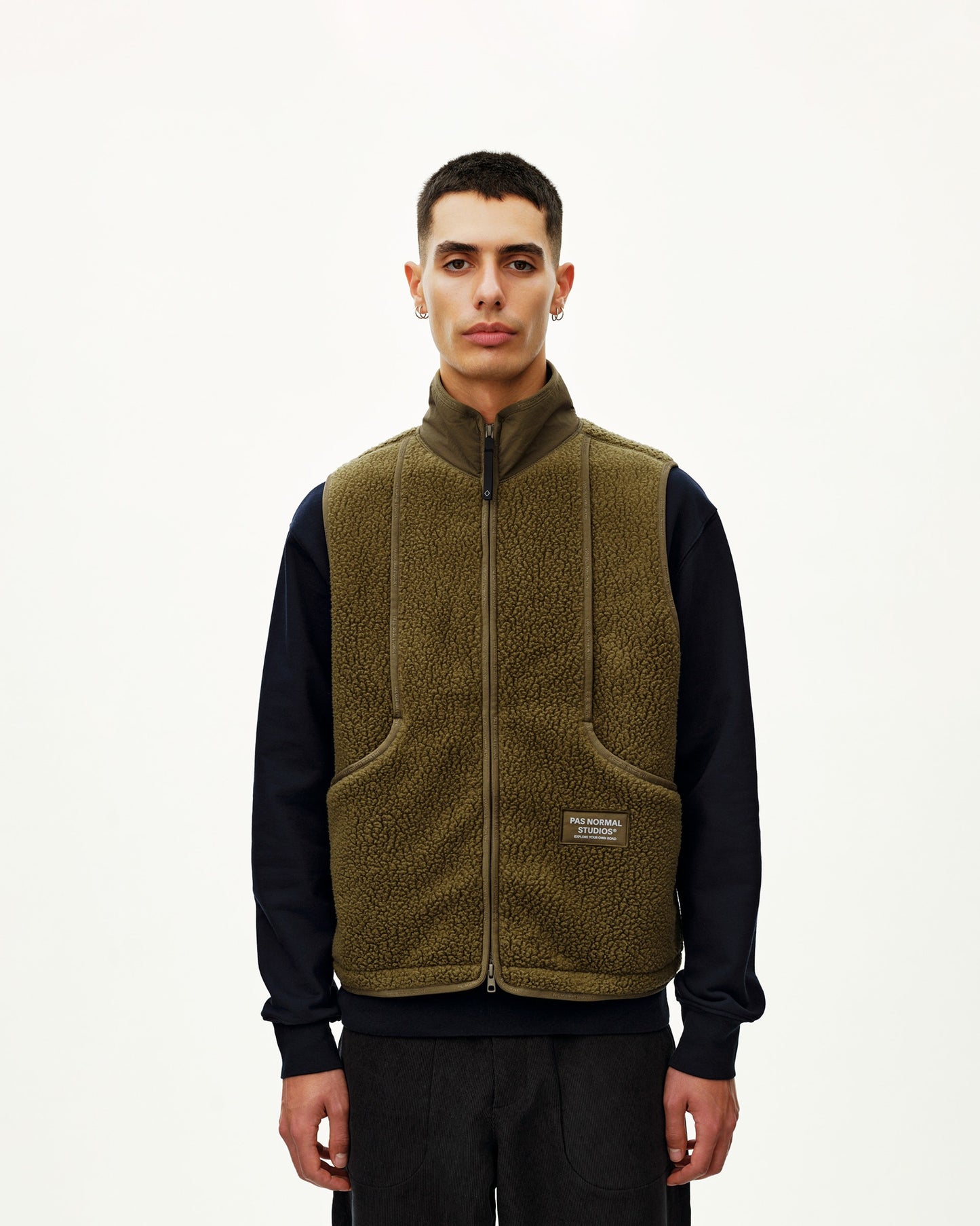 PAS NORMAL STUDIOS Off Race Pile Fleece Chaleco de ciclisme - Deep Olive