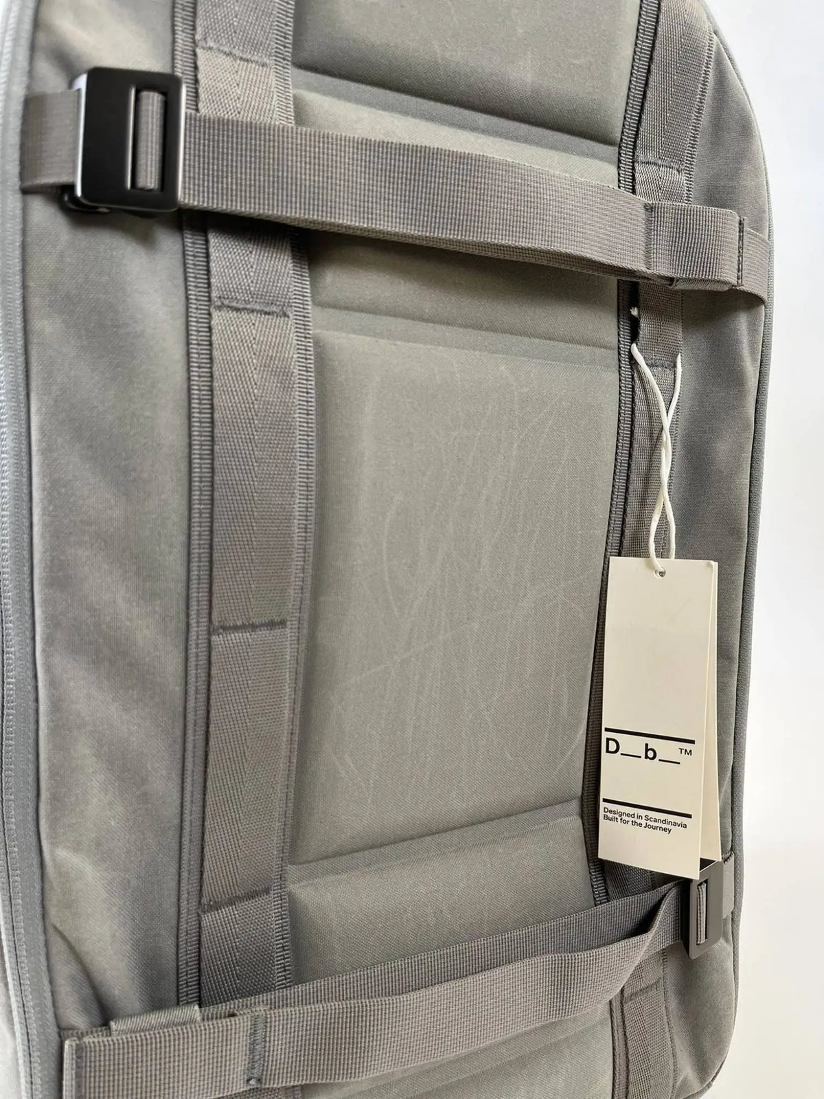 DB Journey Ramverk Backpack 26L Second Life - Sand Grey, close-up of the cosmetic marks