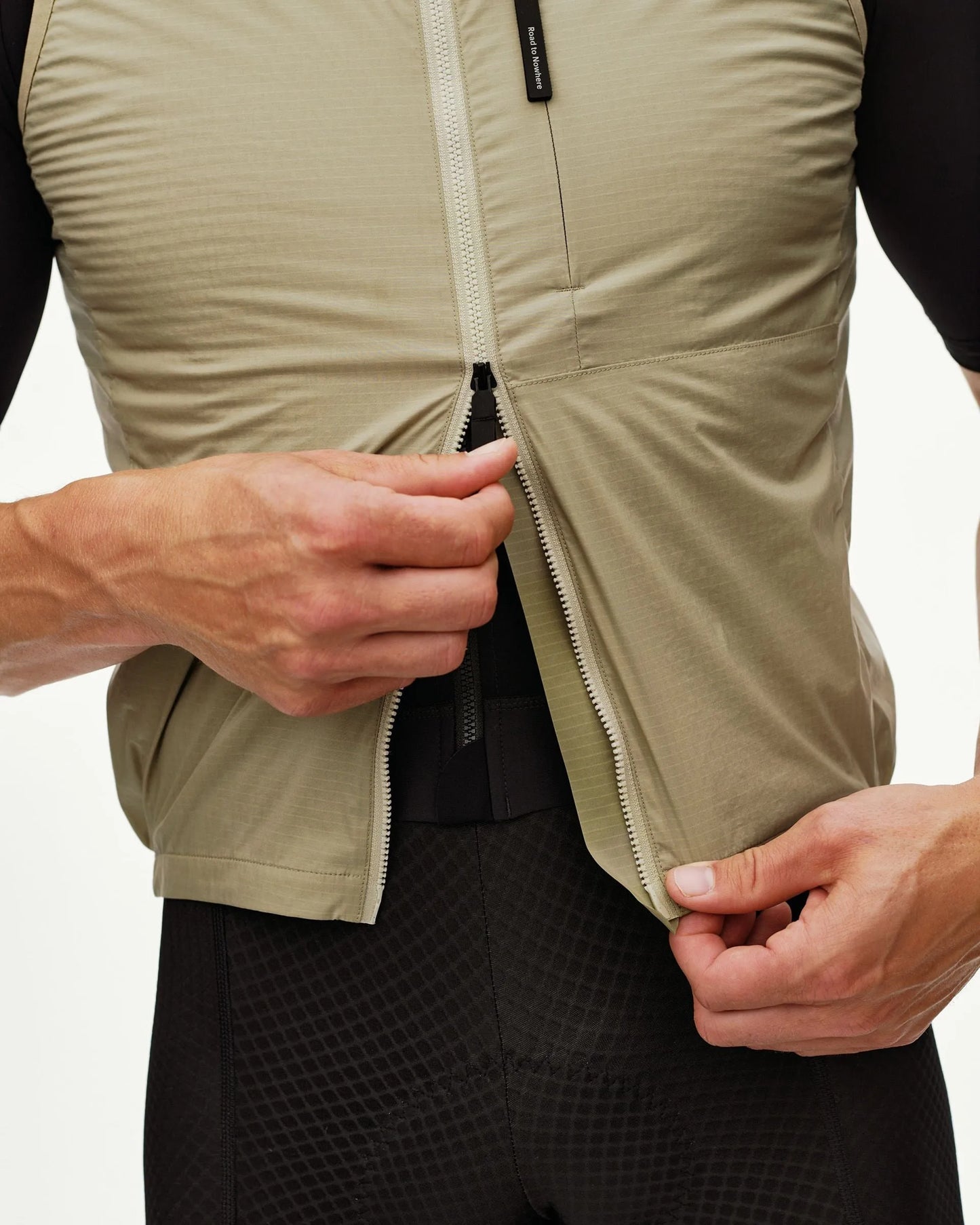 PAS NORMAL STUDIOS Essential Insulated Chaleco de ciclismo - Grey Sage