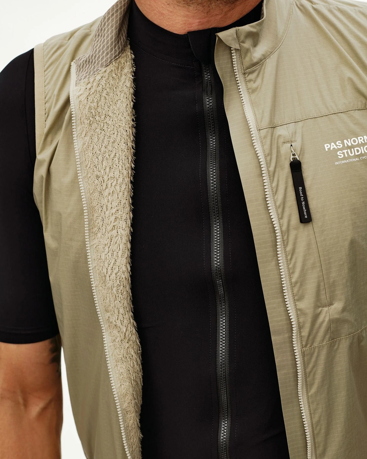 PAS NORMAL STUDIOS Essential Insulated Chaleco de ciclismo - Grey Sage
