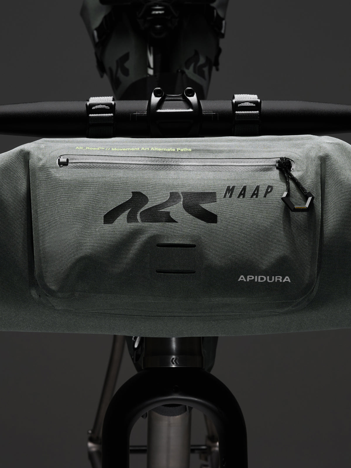 APIDURA X MAAP Stuur Bag - Loam