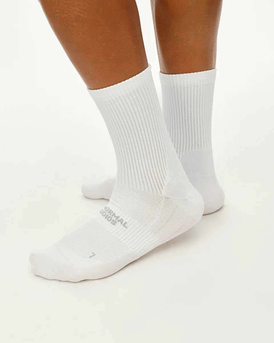 PAS NORMAL STUDIOS Balance Quarter Socks - White