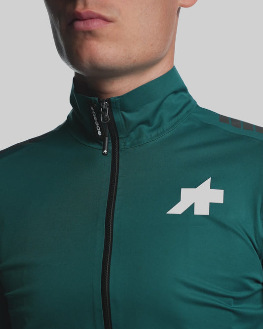 ASSOS Tactica Rain Jacket Green product video