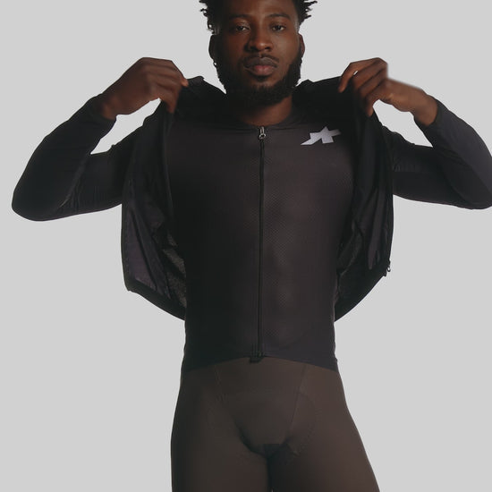ASSOS Mille GT Wind Jacket Black product video