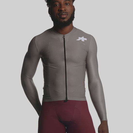 ASSOS Mille GT Wind Vest Black product video