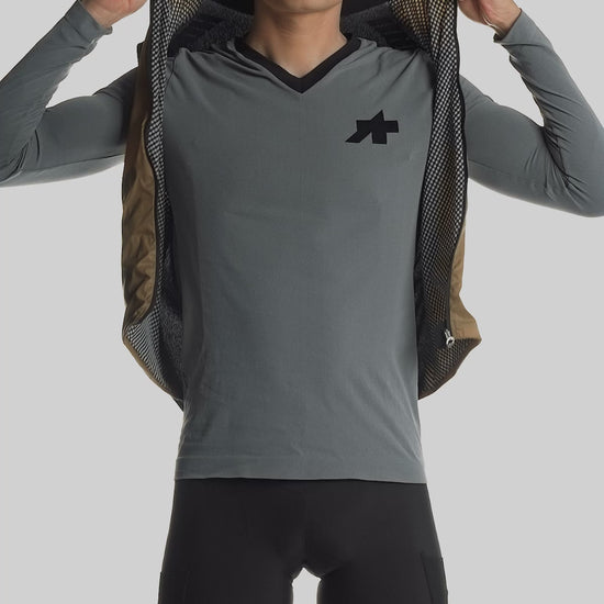 ASSOS Tactica Shell Vest Brown product video
