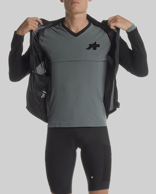 ASSOS Tactica Steinadler Shell Jacket Black product video