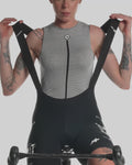 ASSOS UMA GT W Bib Shorts EF Black product video