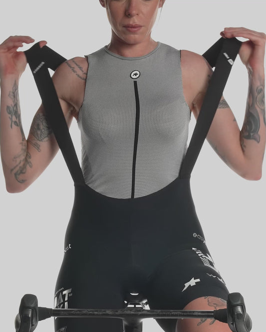 ASSOS UMA GT W Bib Shorts EF Black product video