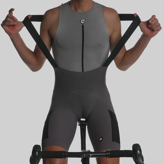 ASSOS Tactica Kieskafer Gravel Bib Grey product video