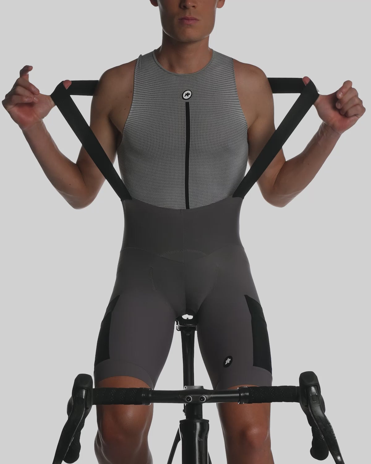 ASSOS Tactica Kieskafer Gravel Bib Grey product video