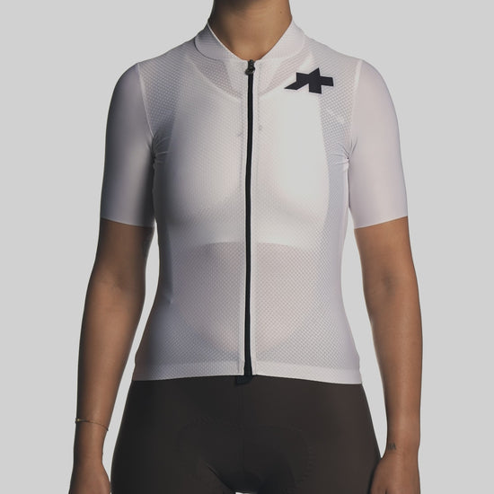 ASSOS Uma GT Jersey EVO White product video