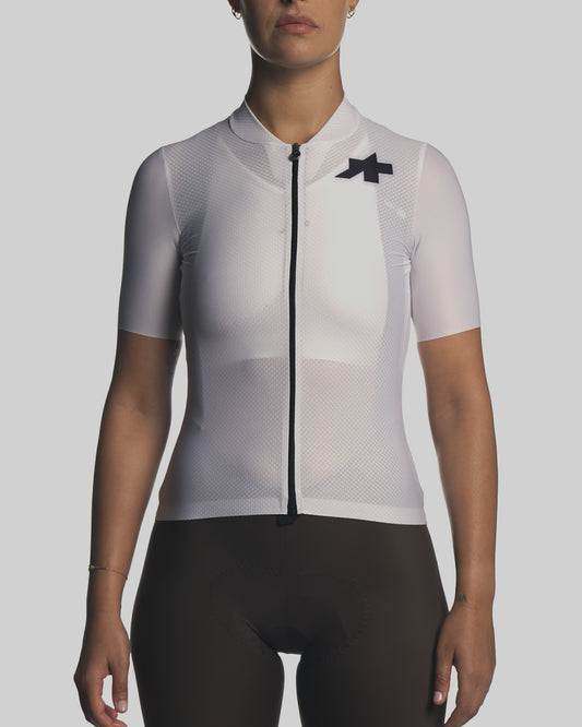 ASSOS Uma GT Jersey EVO White product video