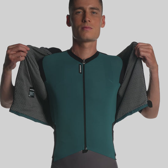 ASSOS Tactica Shell Vest Green product video