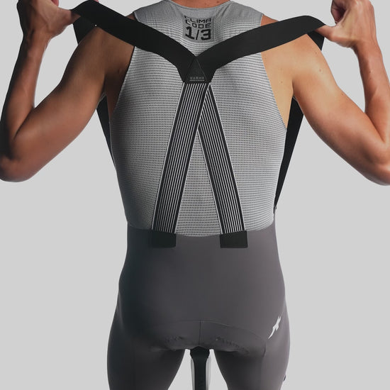 ASSOS Equipe R Bib Shorts Robust Grey product video