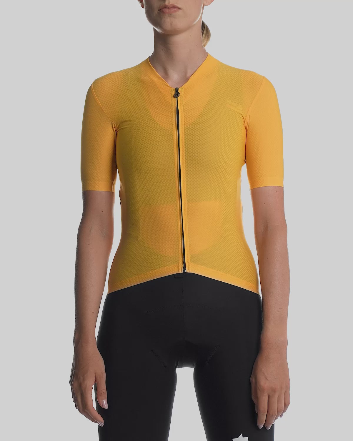ASSOS Dyora R Jersey Orange product video