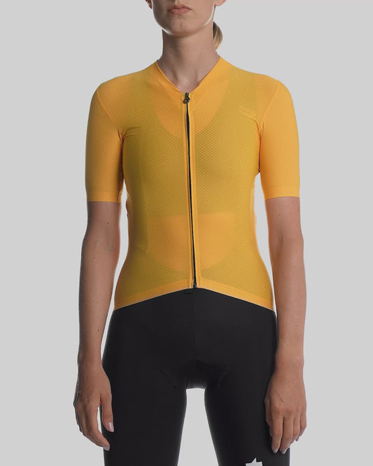 ASSOS Dyora R Jersey Orange product video