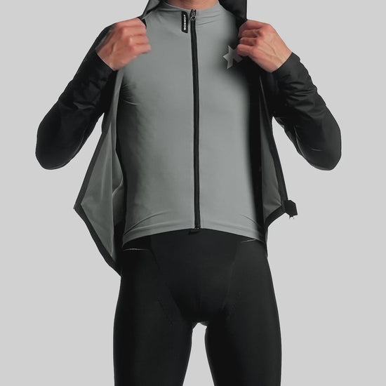 ASSOS Equipe RS Schlosshund Rain Jacket Black product video