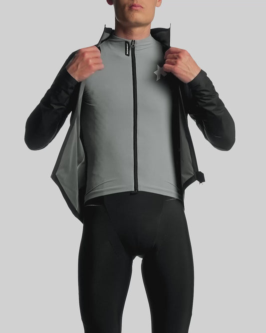 ASSOS Equipe RS Schlosshund Rain Jacket Black product video