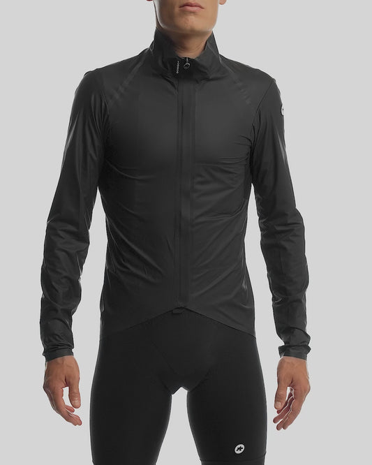 ASSOS Mille GTS Wasserschnauze Rain Jacket Black product video
