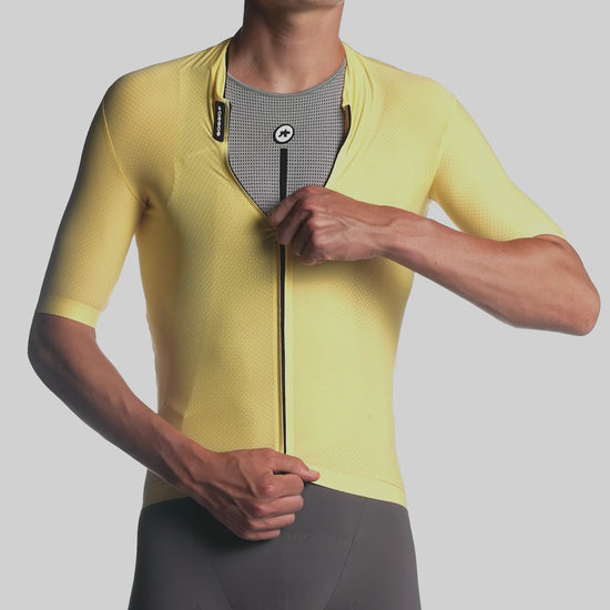 ASSOS Equipe R Jersey Yellow product video
