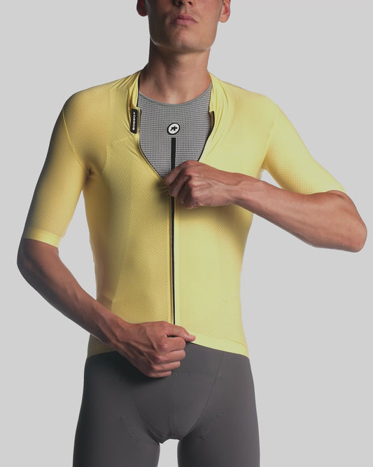 ASSOS Equipe R Jersey Yellow product video