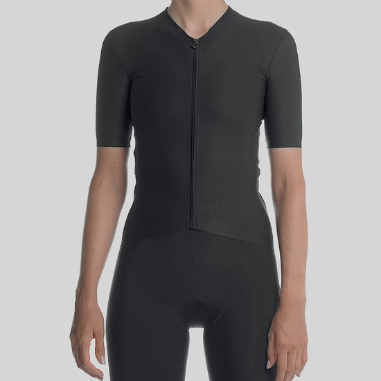 ASSOS Dyora R Jersey Black product video