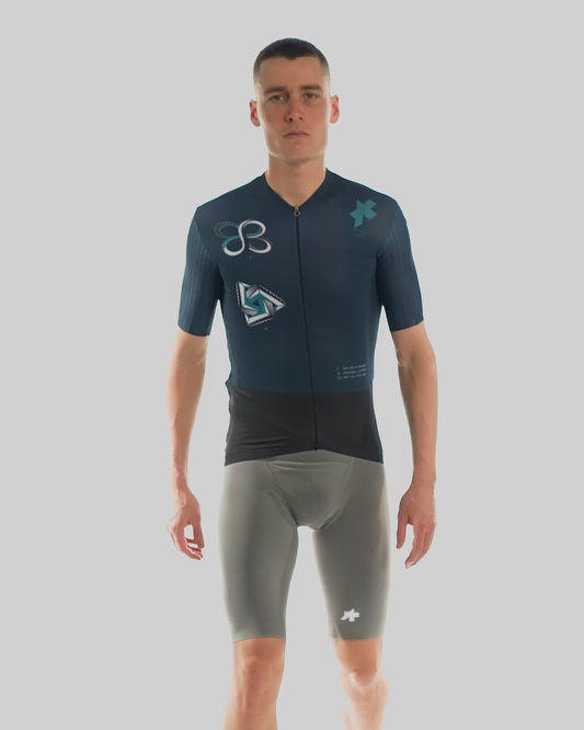 ASSOS Equipe RS x Safa Brian Green product video