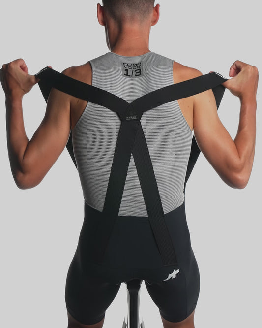 ASSOS MILLE GT Bib Shorts S11 - Black product video